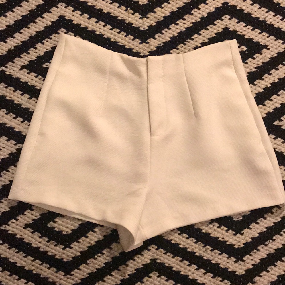 High waist white cotton shorts